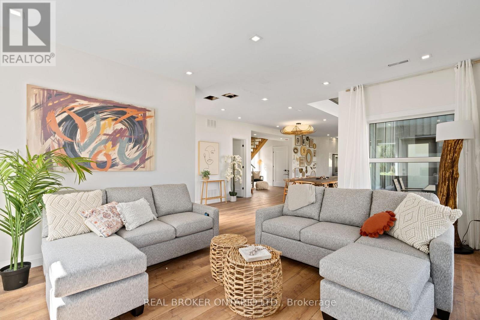 8, 20, 30, 31, 34 Hemlock Avenue, Tay, ON - Indoor Photo Showing Living Room