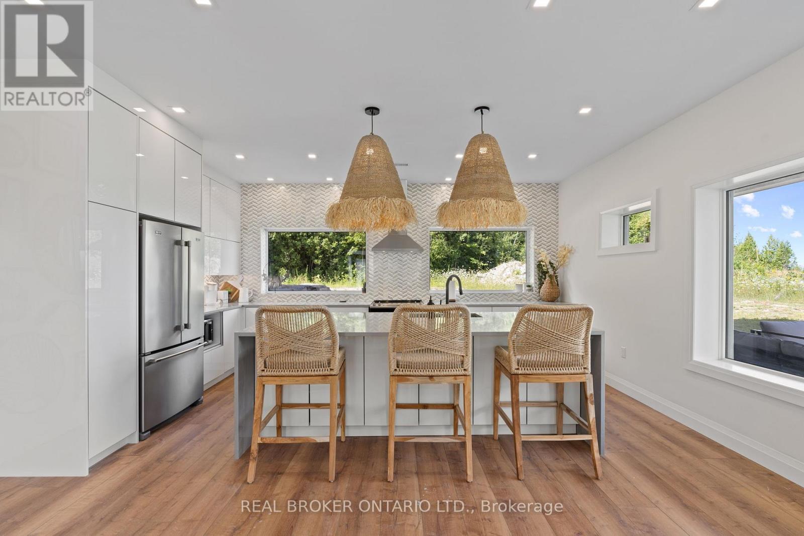 8, 20, 30, 31, 34 Hemlock Avenue, Tay, ON - Indoor