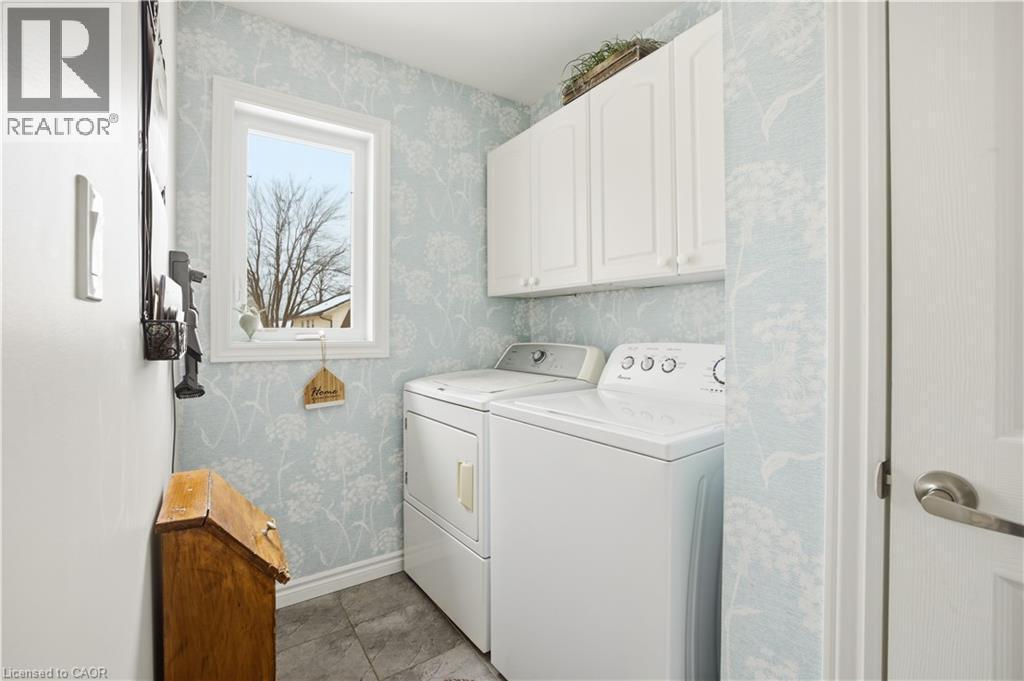 15 Irving Drive, Norwich, ON - Indoor Photo Showing Laundry Room