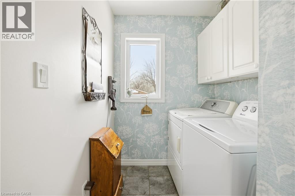 15 Irving Drive, Norwich, ON - Indoor Photo Showing Laundry Room