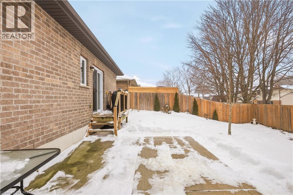 15 Irving Drive, Norwich, ON - Outdoor