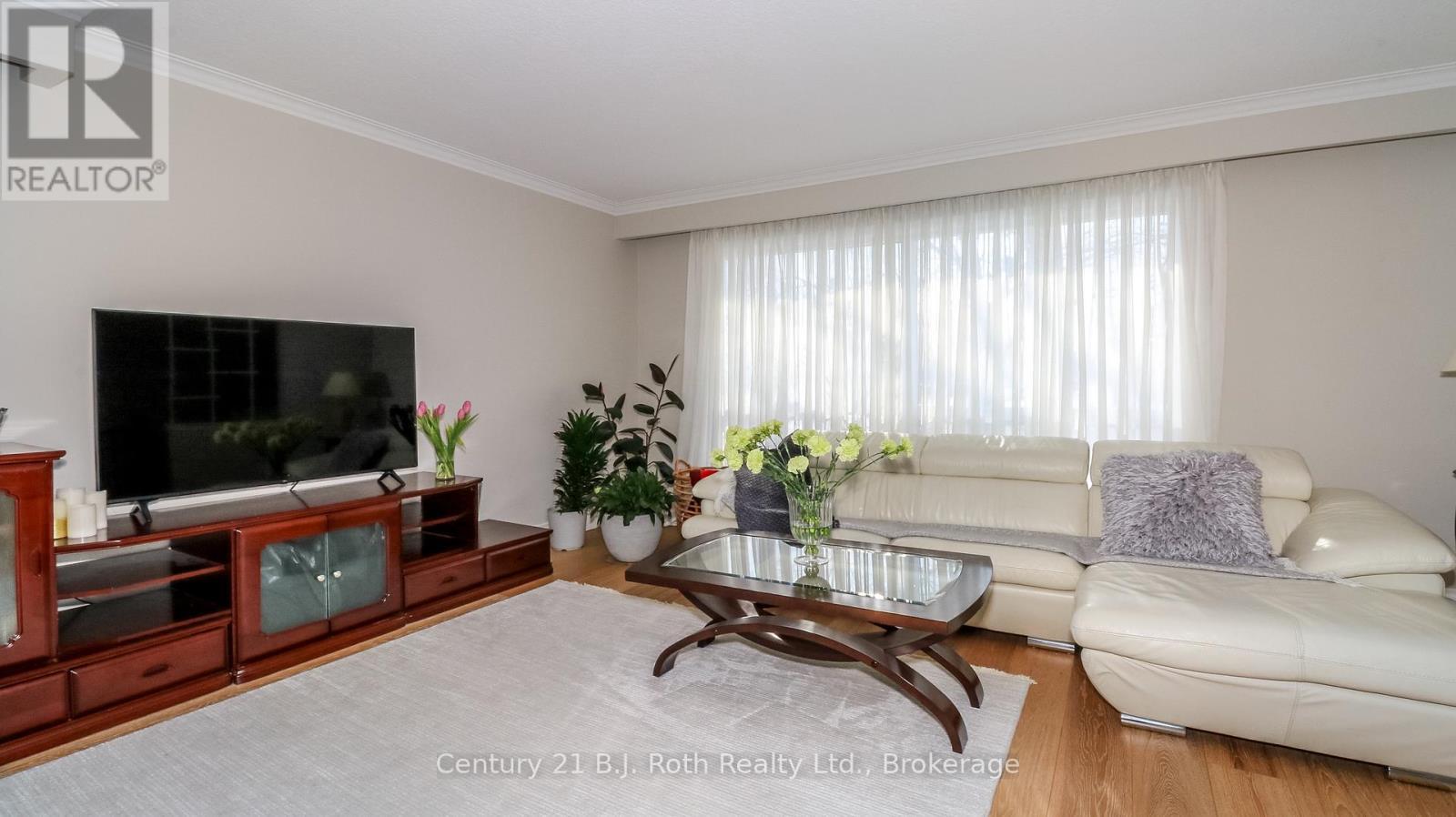 156 The Westway, Toronto (Kingsview Village-The Westway), ON - Indoor Photo Showing Living Room