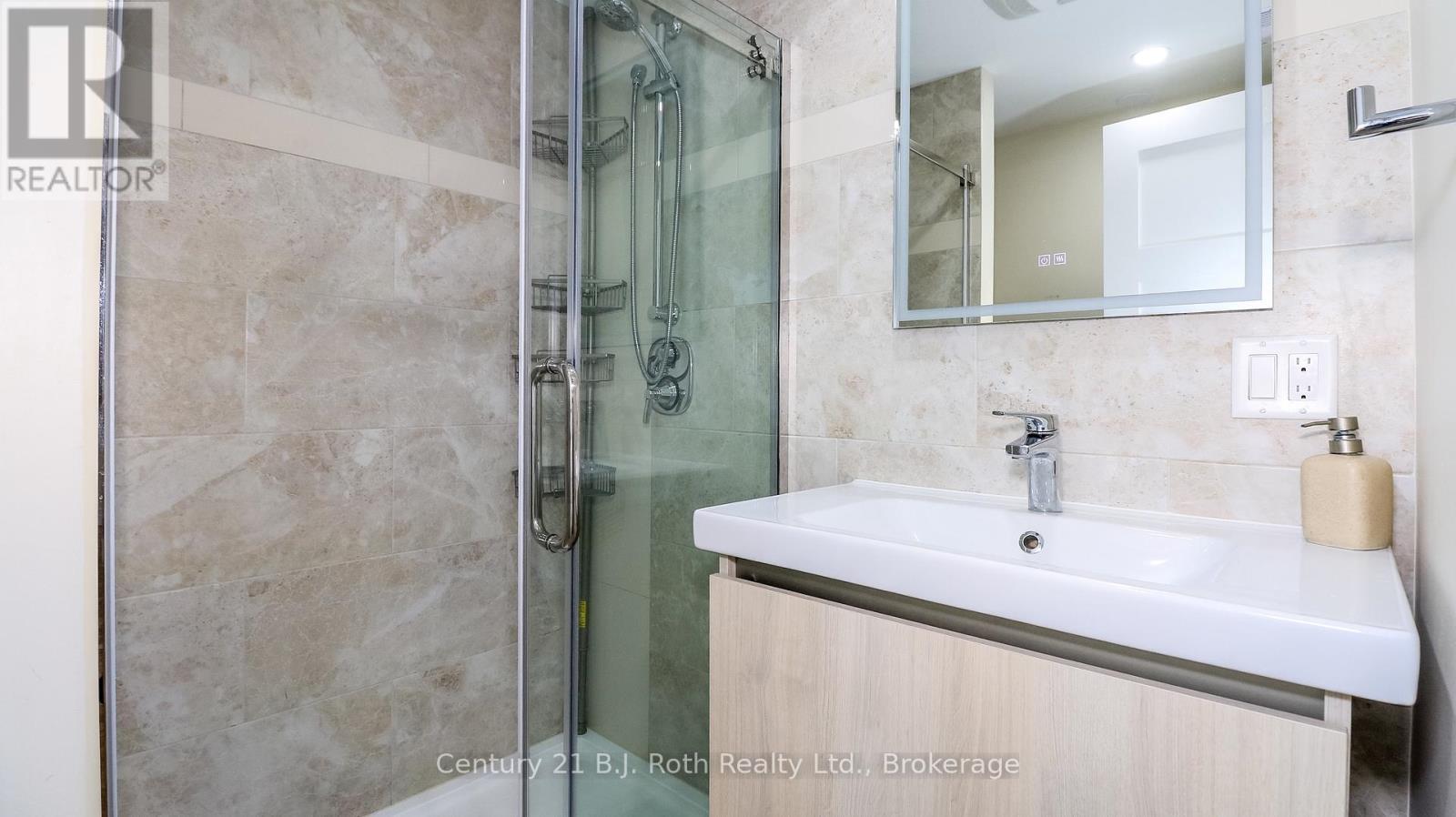156 The Westway, Toronto (Kingsview Village-The Westway), ON - Indoor Photo Showing Bathroom