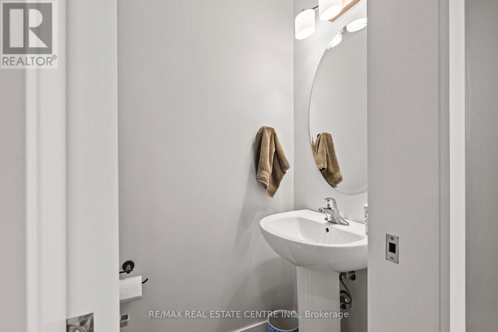 21575 Heritage Road, Thames Centre, ON - Indoor Photo Showing Bathroom