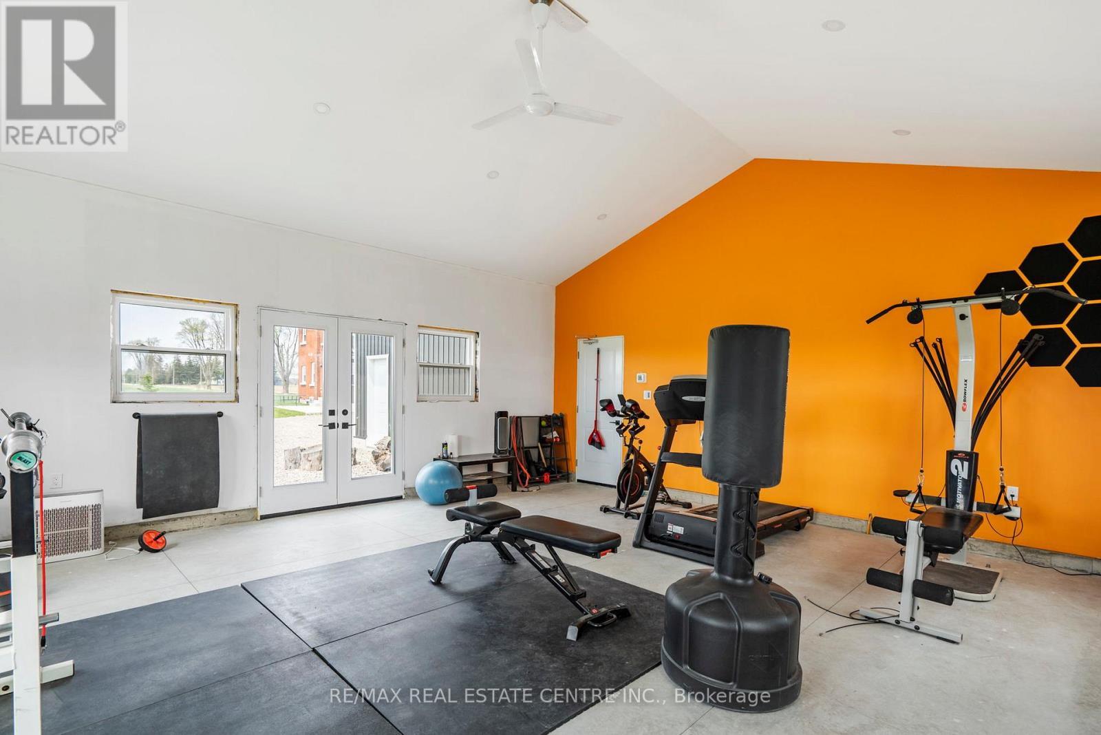 21575 Heritage Road, Thames Centre, ON - Indoor Photo Showing Gym Room