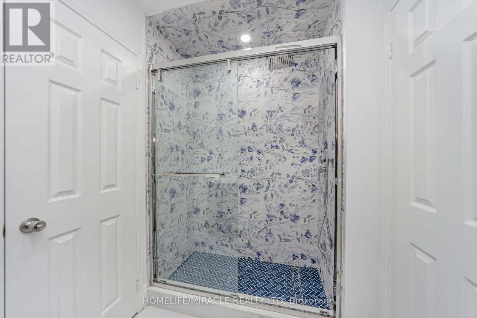 18 Dawes Road, Brampton, ON - Indoor Photo Showing Other Room