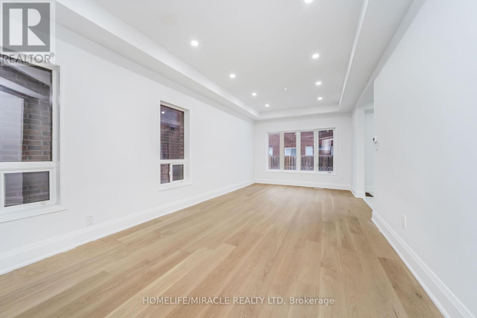 18 Dawes Road, Brampton, ON - Indoor Photo Showing Other Room