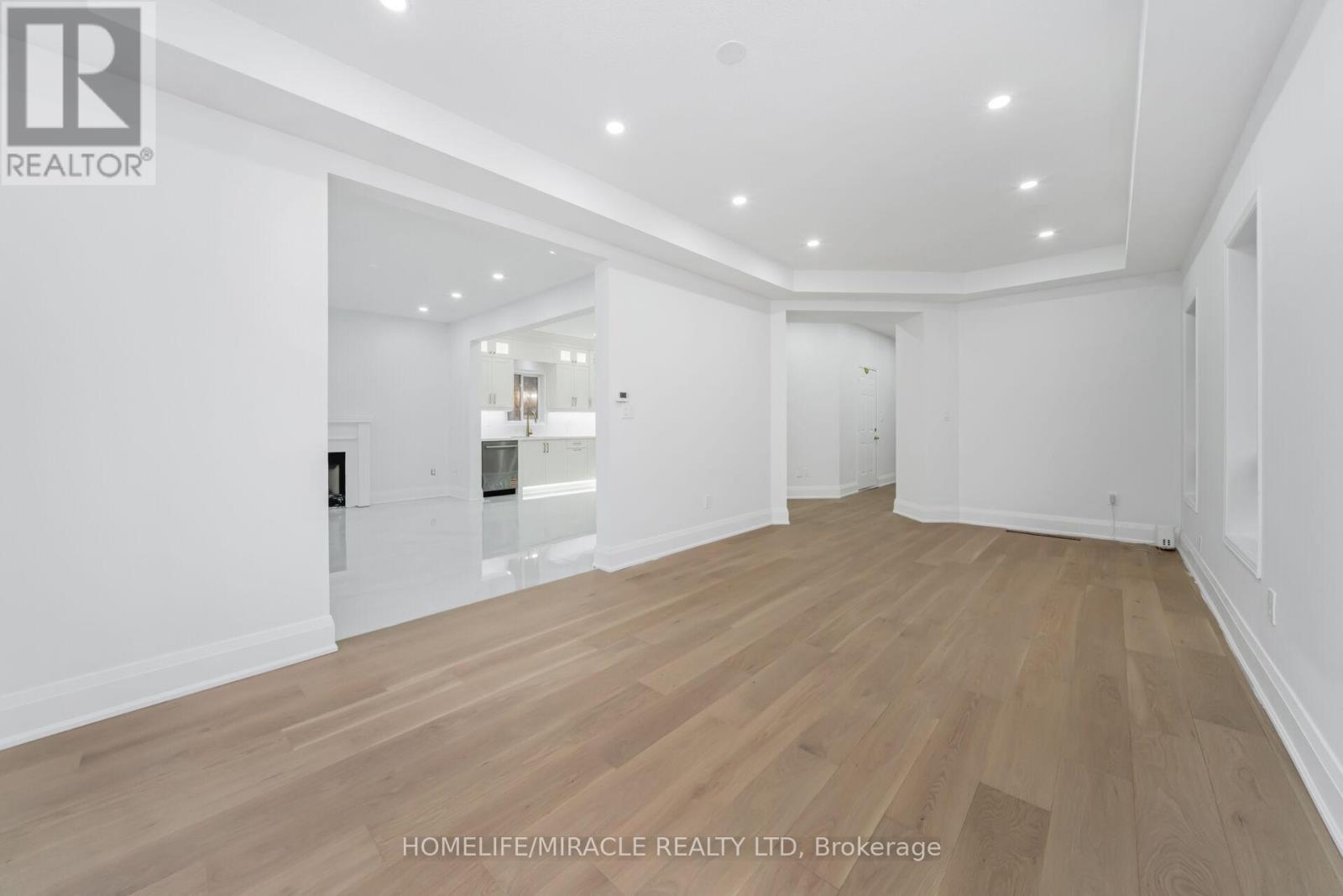 18 Dawes Road, Brampton, ON - Indoor Photo Showing Other Room