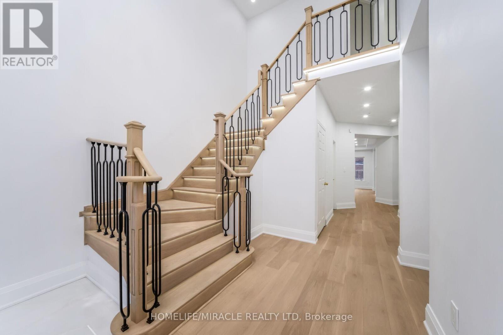 18 Dawes Road, Brampton, ON - Indoor Photo Showing Other Room