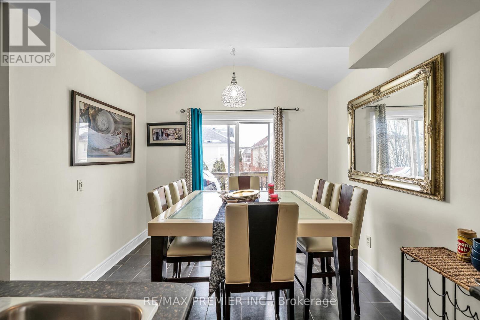 164 Dewell Crescent, Clarington, ON - Indoor Photo Showing Dining Room