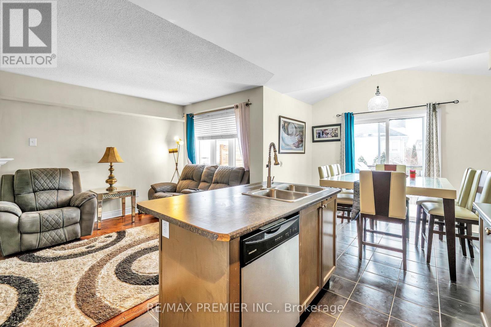 164 Dewell Crescent, Clarington, ON - Indoor