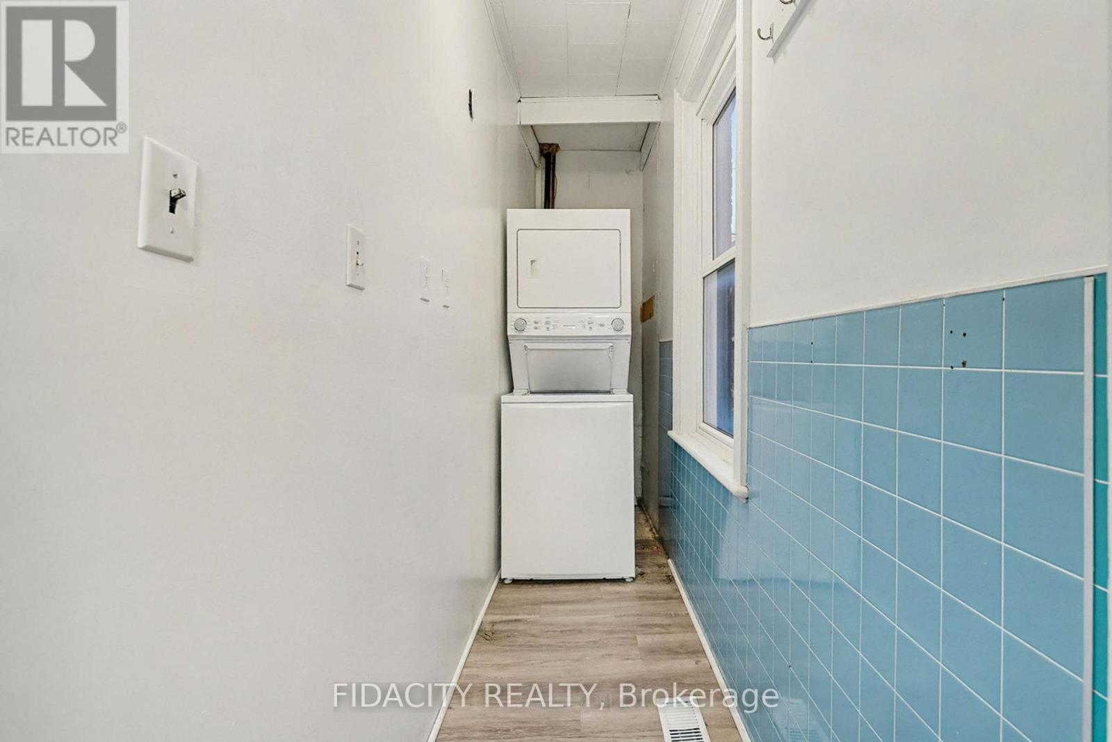 38 Winnifred Street N, Smiths Falls, ON - Indoor Photo Showing Laundry Room