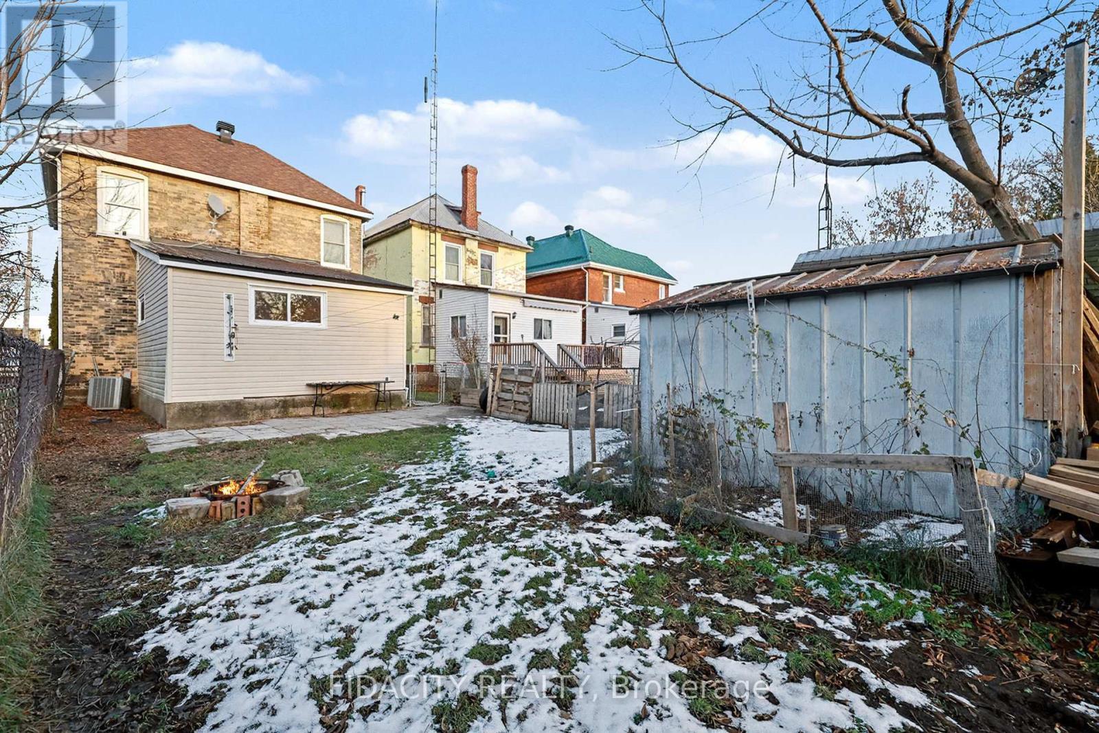 38 Winnifred Street N, Smiths Falls, ON - Outdoor