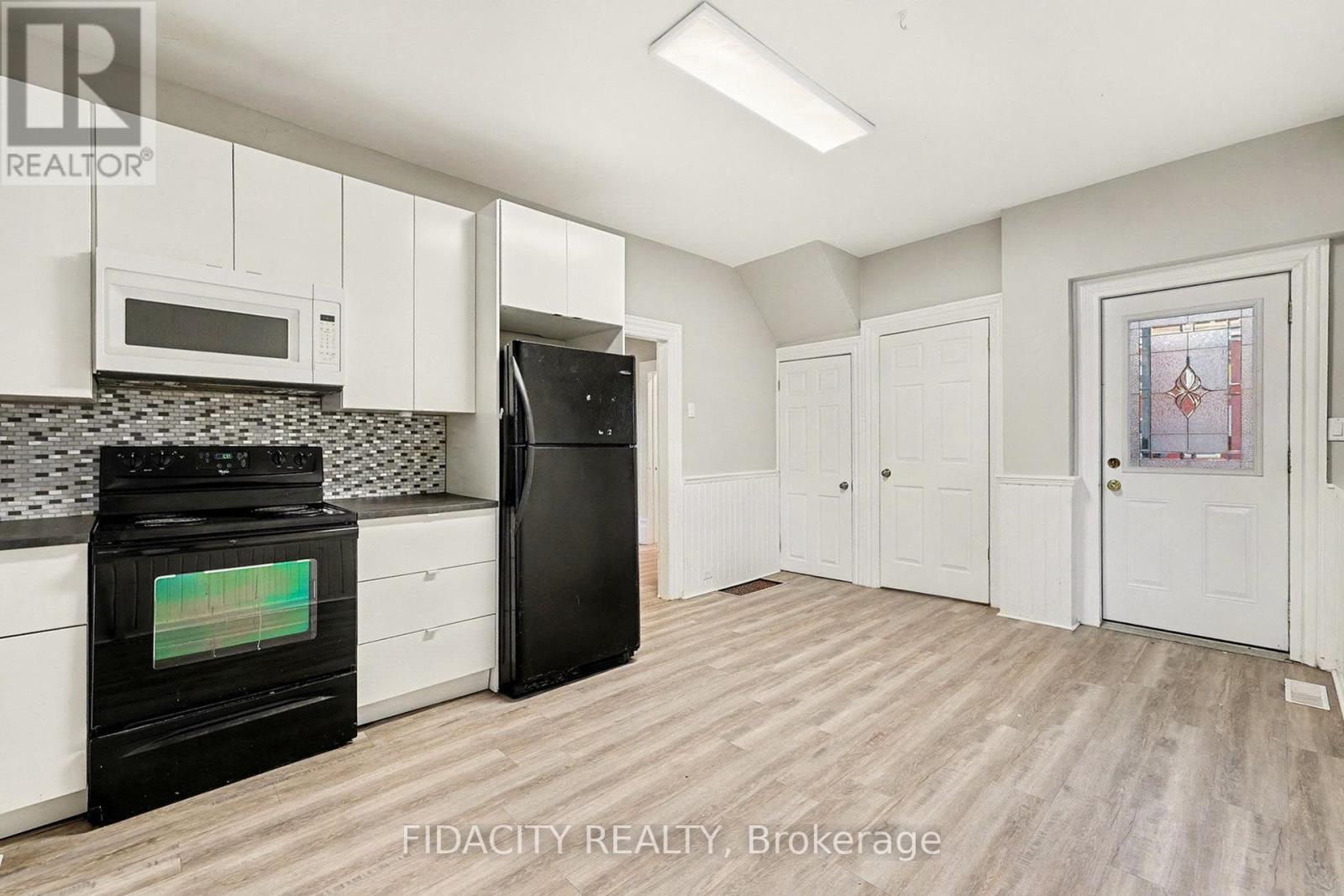38 Winnifred Street N, Smiths Falls, ON - Indoor Photo Showing Kitchen