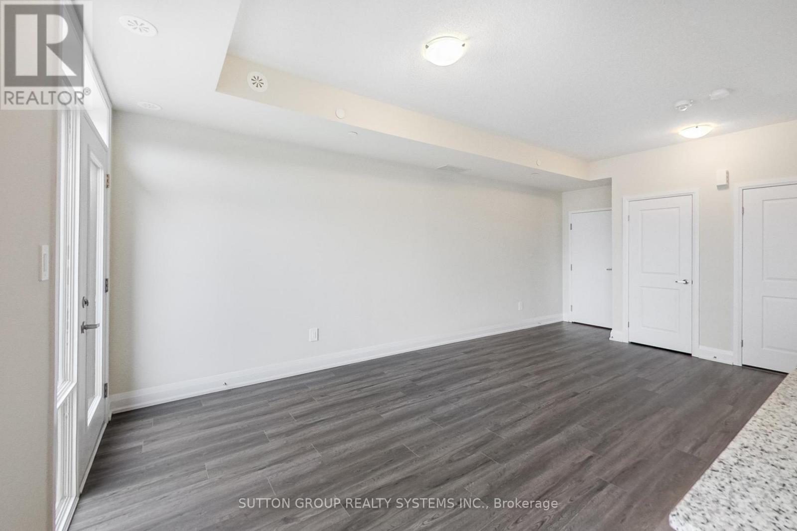 109 - 1573 Rose Way, Milton, ON - Indoor Photo Showing Other Room