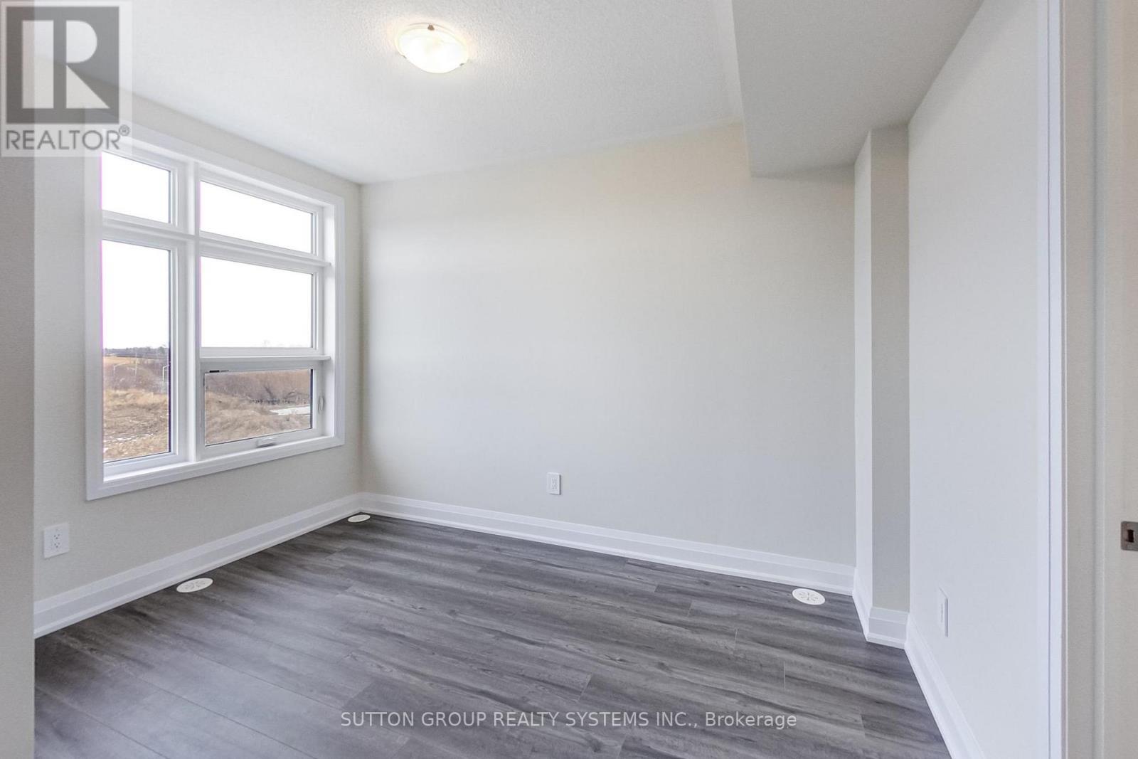 109 - 1573 Rose Way, Milton, ON - Indoor Photo Showing Other Room