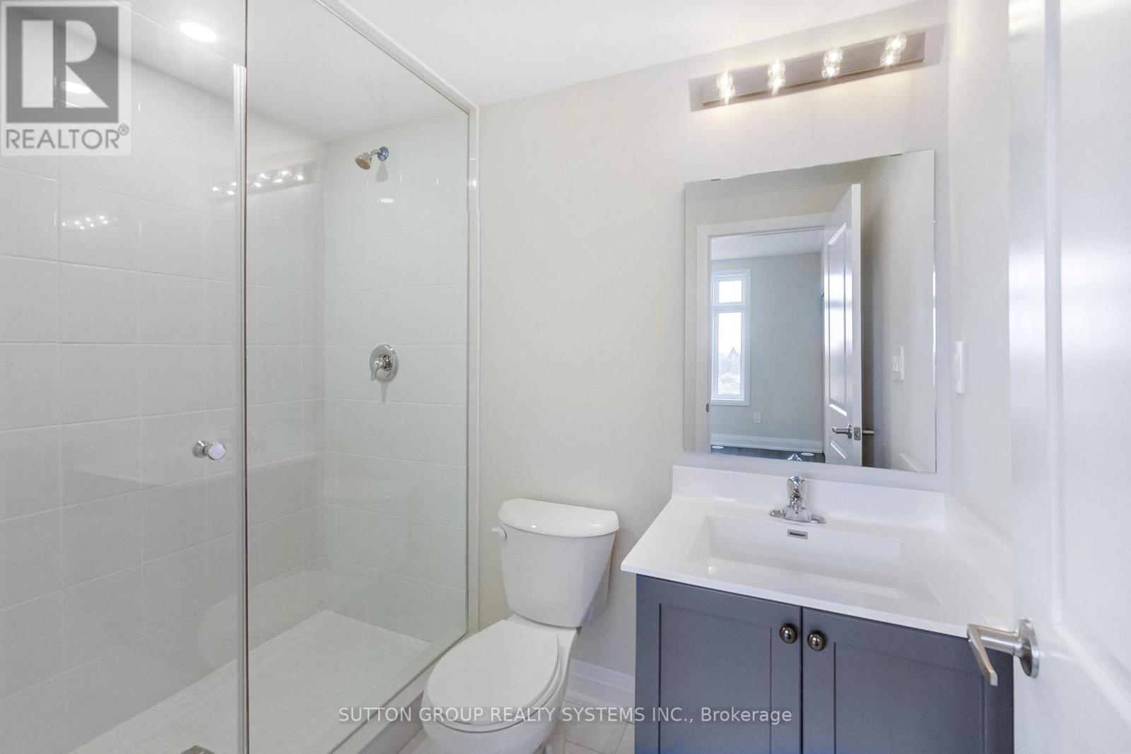 109 - 1573 Rose Way, Milton, ON - Indoor Photo Showing Bathroom