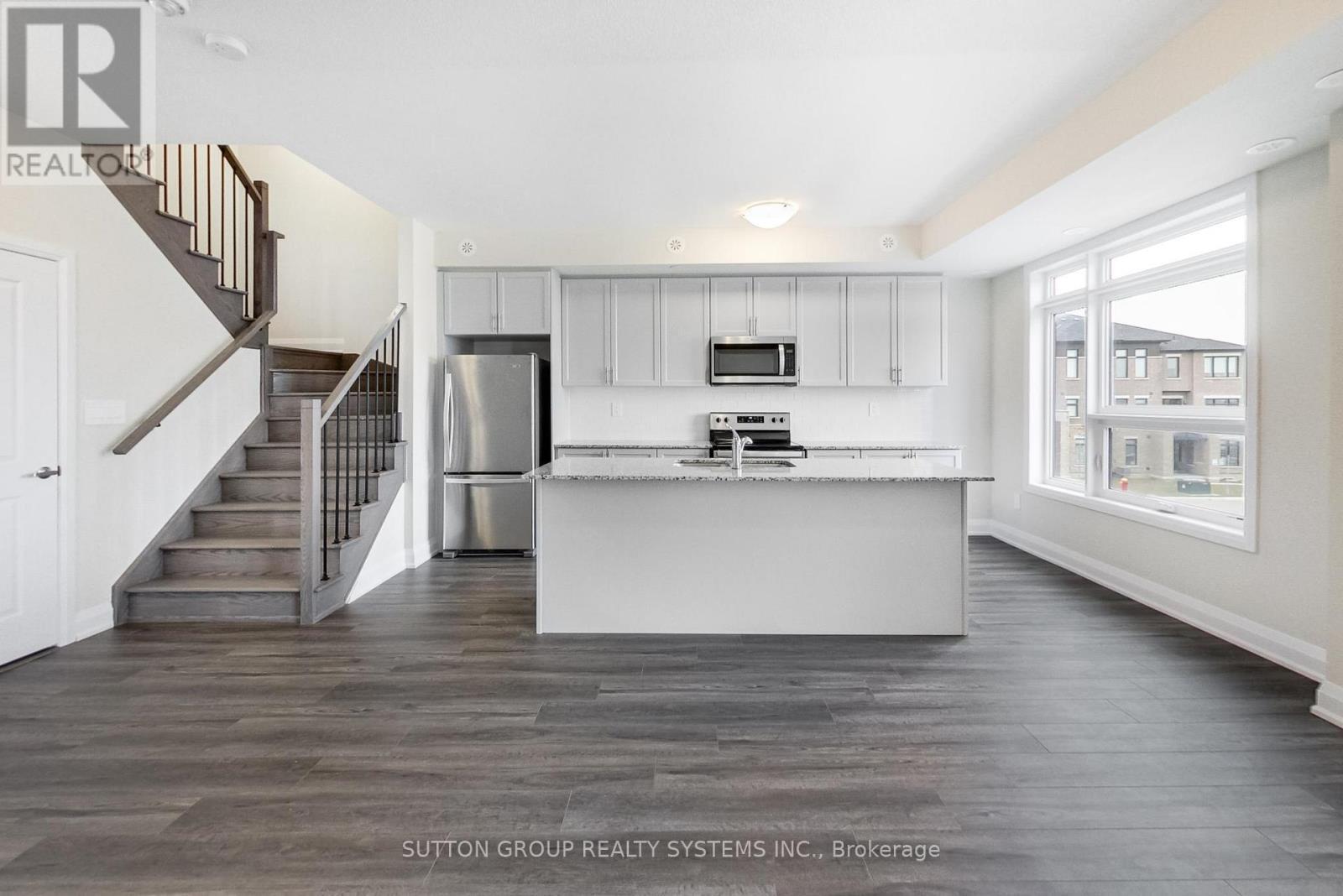 109 - 1573 Rose Way, Milton, ON - Indoor Photo Showing Kitchen With Stainless Steel Kitchen