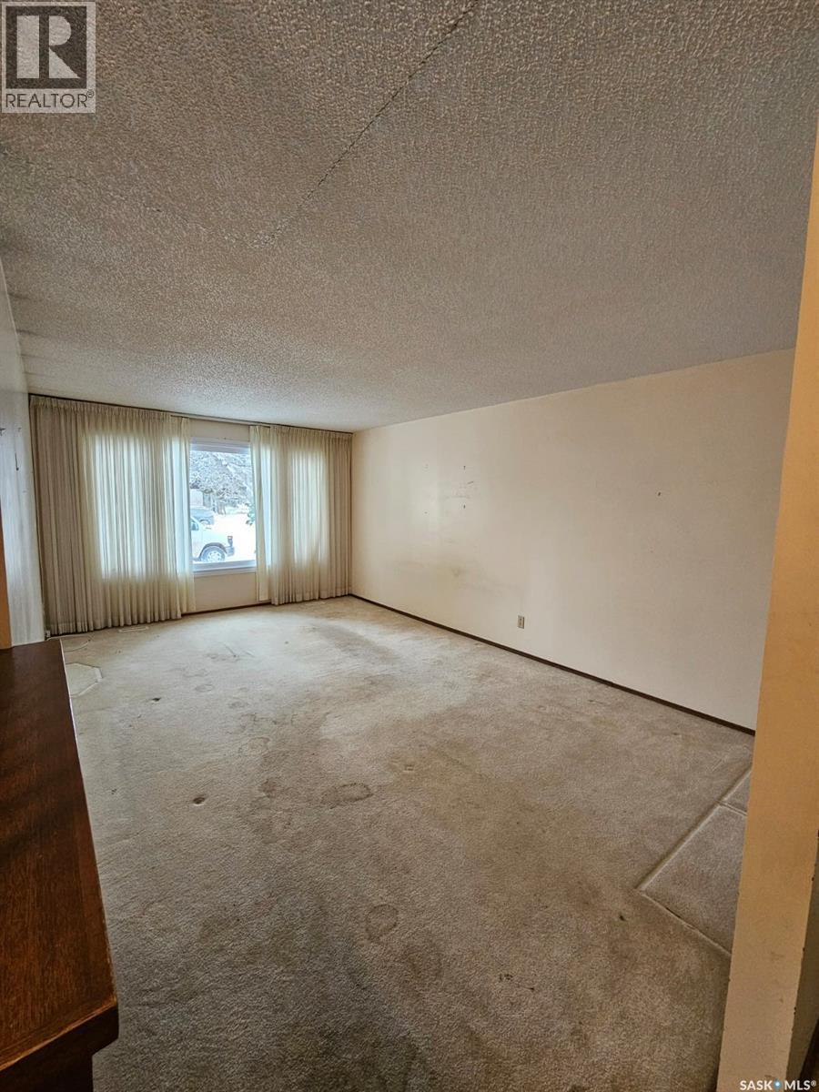 402 Mckercher Drive, Saskatoon, SK - Indoor Photo Showing Other Room