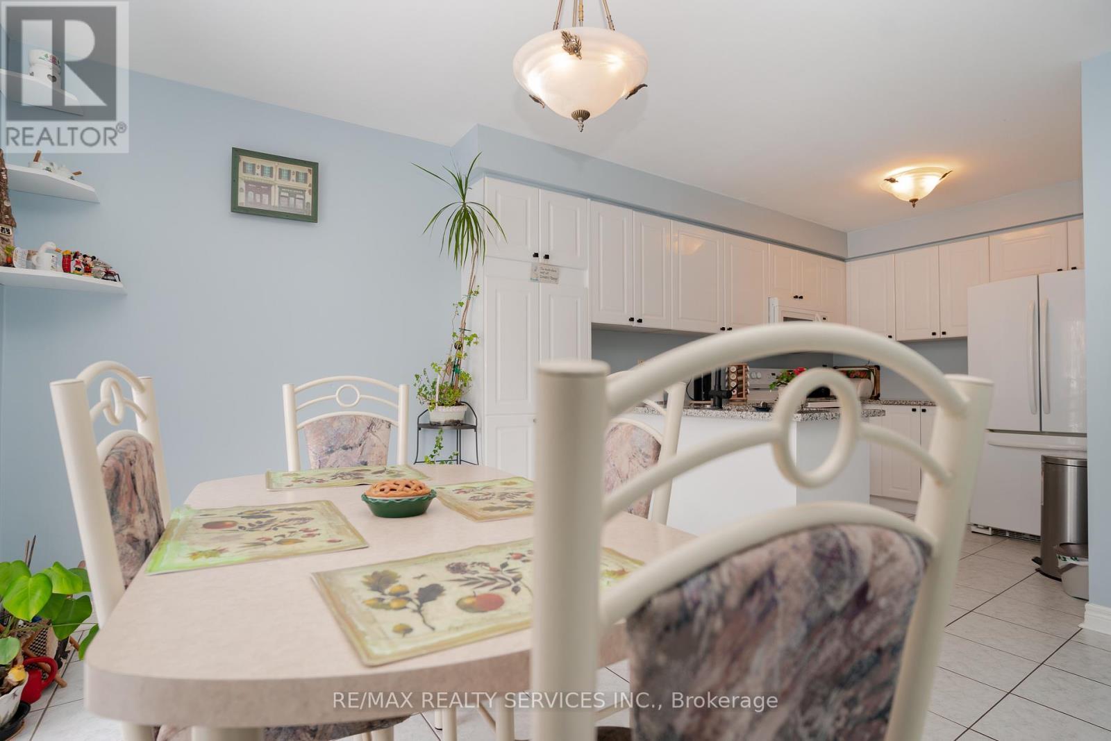 195 Van Scott Drive, Brampton, ON - Indoor