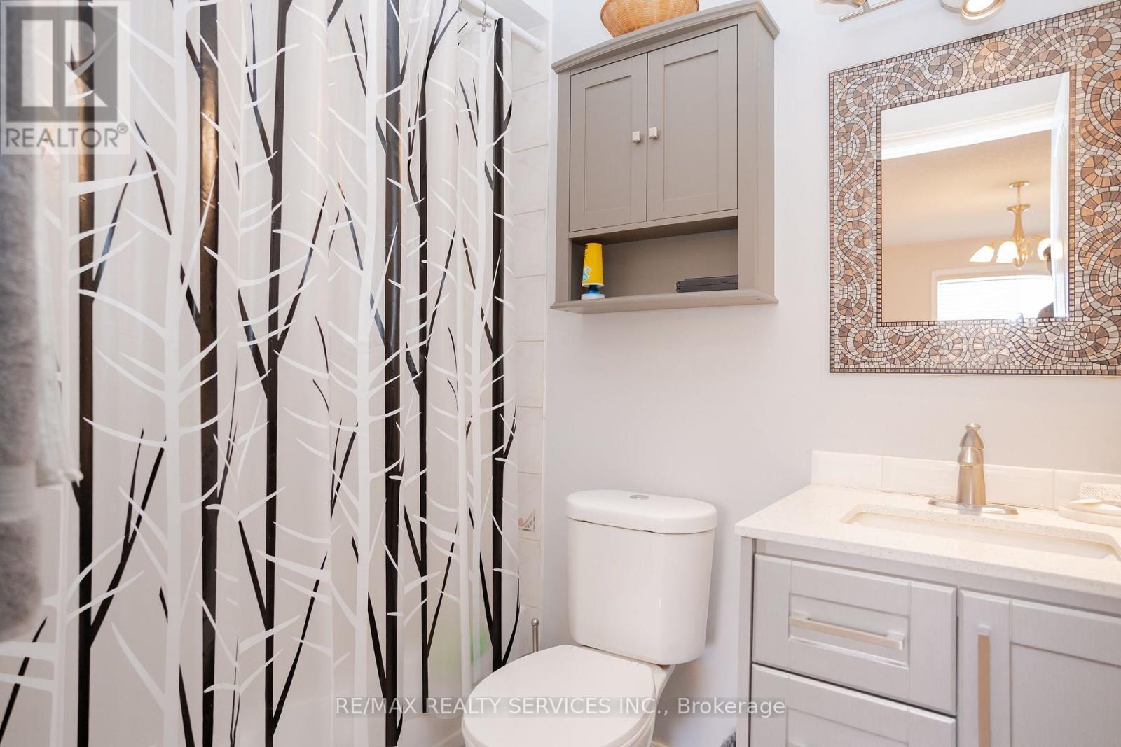195 Van Scott Drive, Brampton, ON - Indoor Photo Showing Bathroom