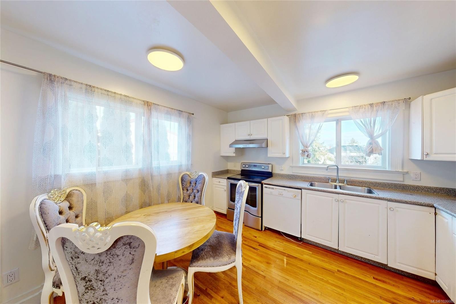 2943 Cedar Hill Rd, Victoria, BC