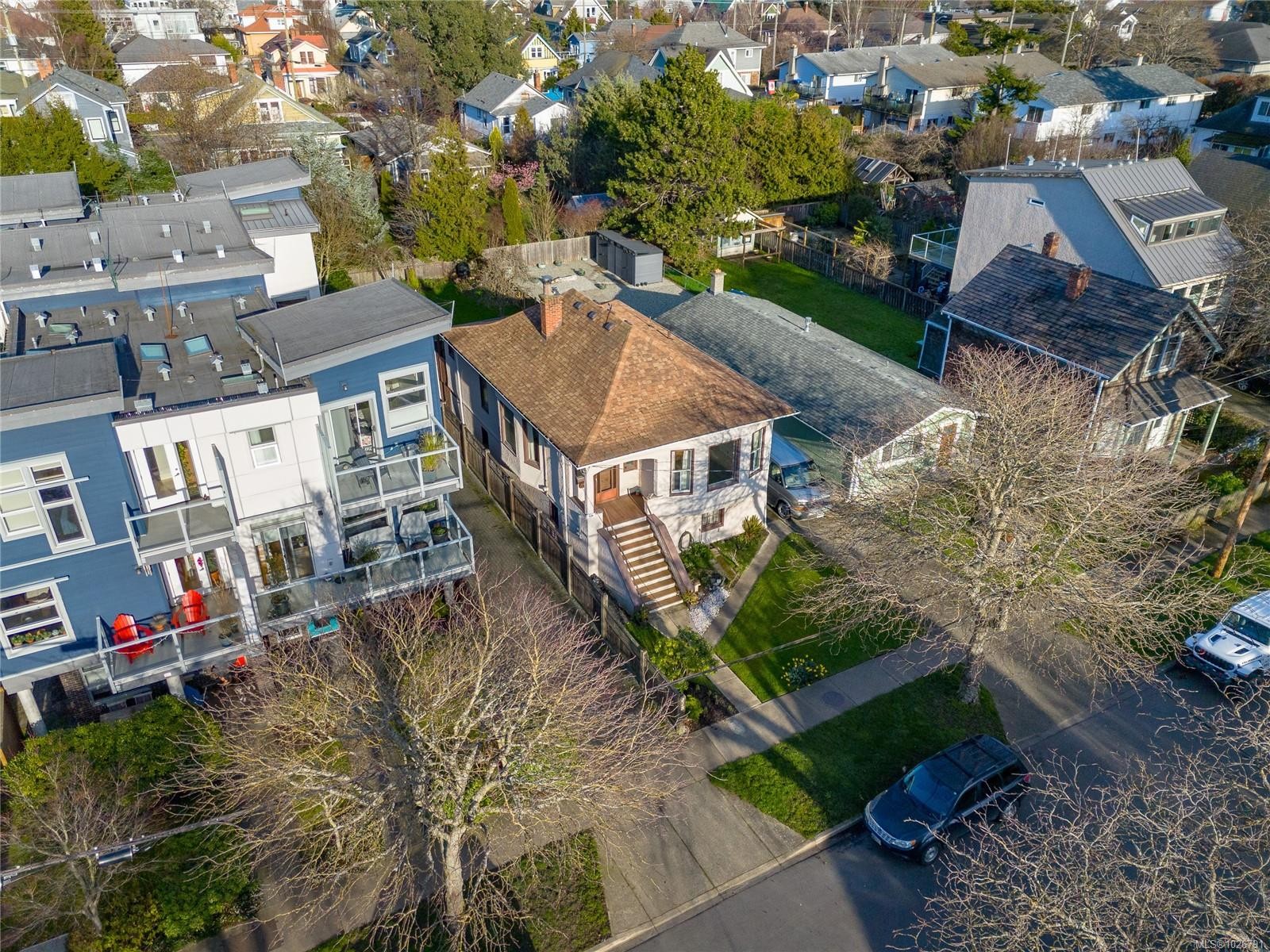 126 Ladysmith St, Victoria, BC