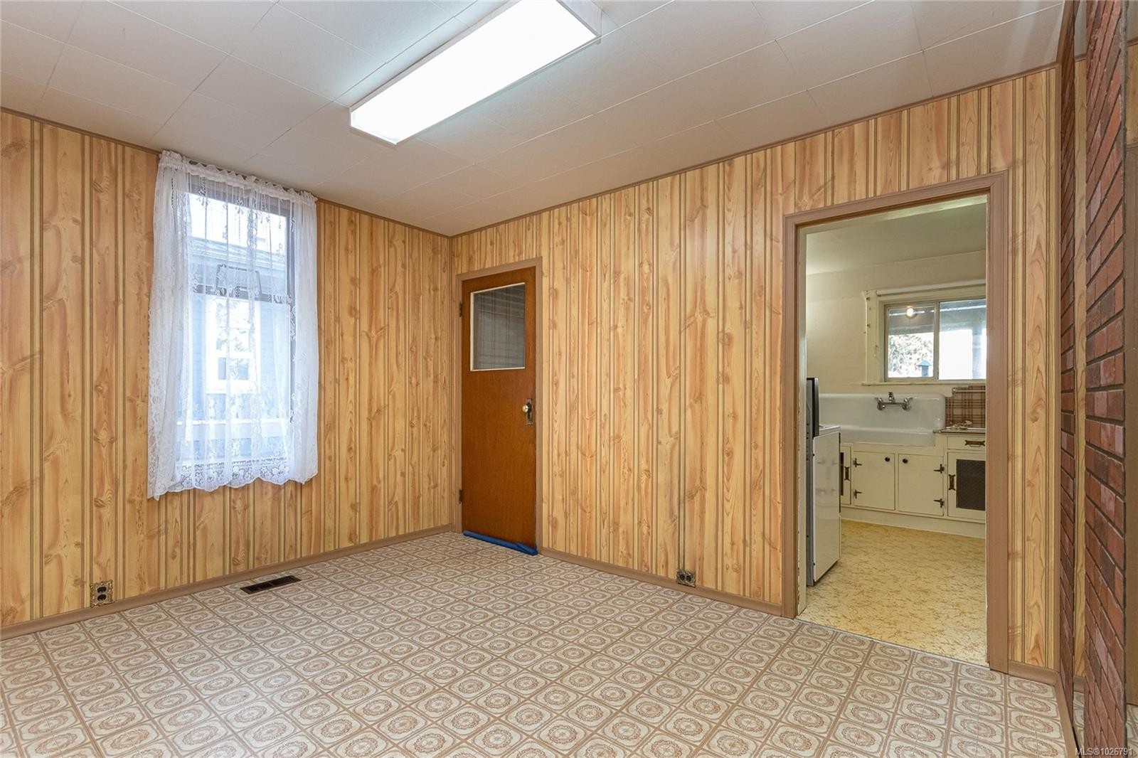 126 Ladysmith St, Victoria, BC