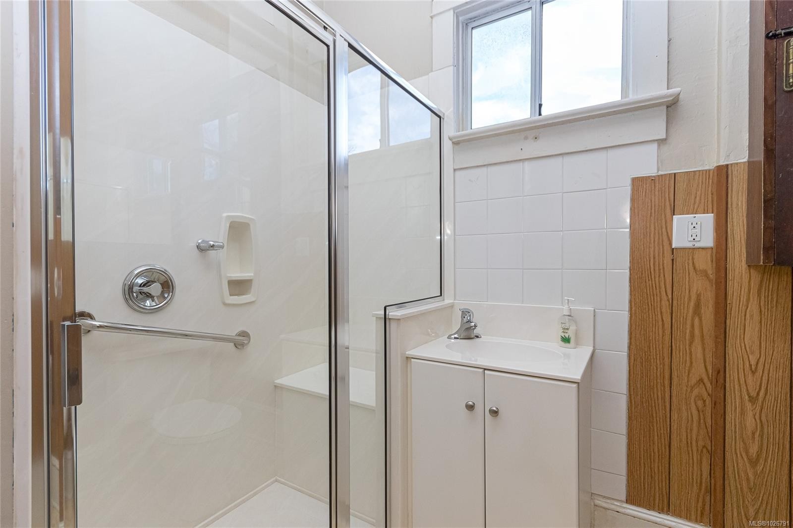 126 Ladysmith St, Victoria, BC