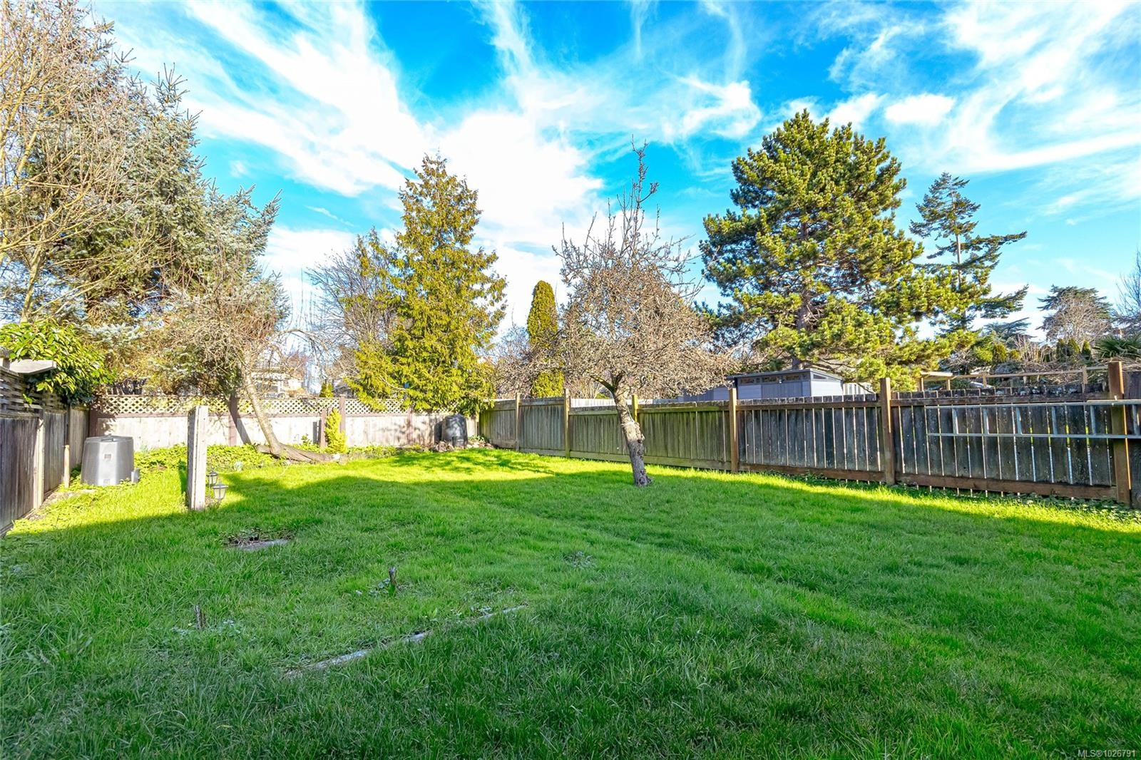 126 Ladysmith St, Victoria, BC