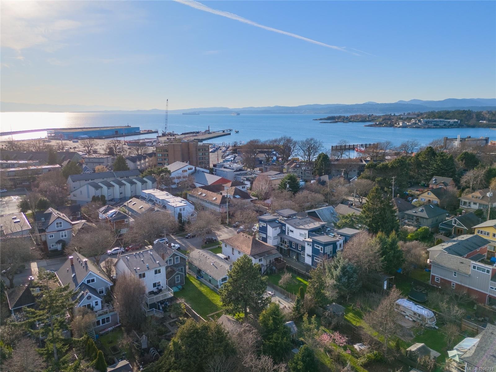 126 Ladysmith St, Victoria, BC