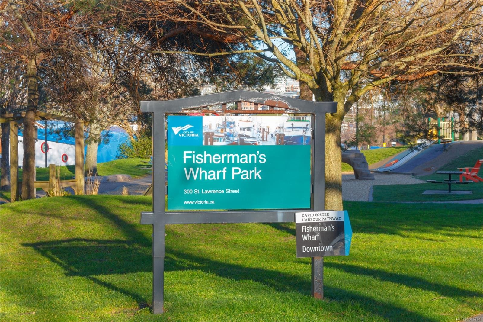 126 Ladysmith St, Victoria, BC