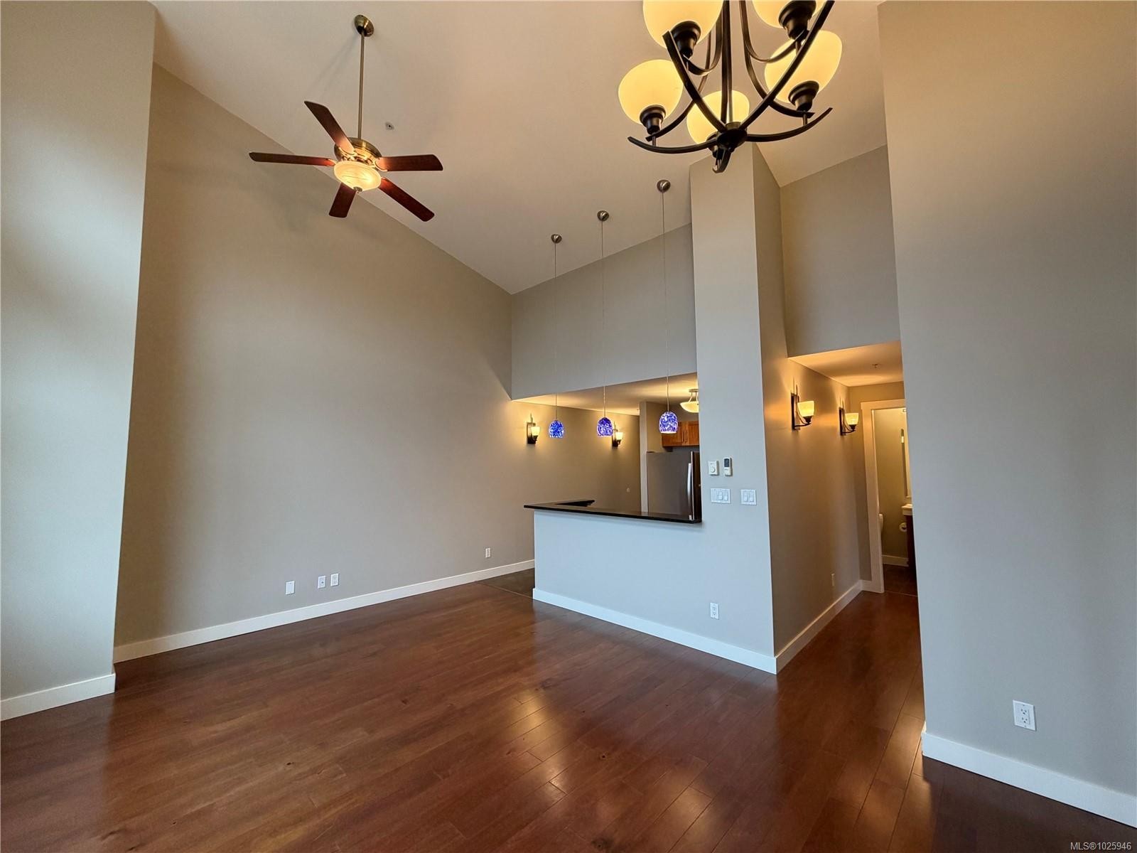 201-1629 Townsite Rd, Nanaimo, BC - Indoor Photo Showing Other Room