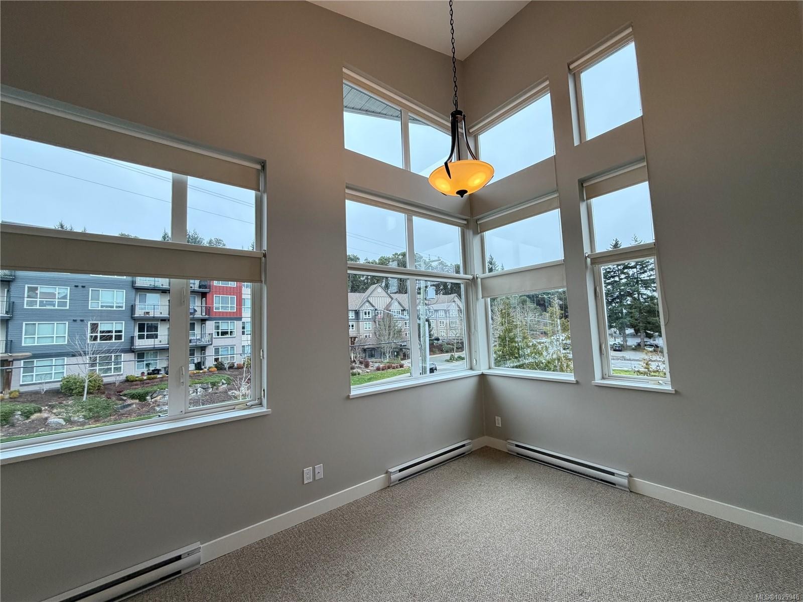 201-1629 Townsite Rd, Nanaimo, BC - Indoor Photo Showing Other Room