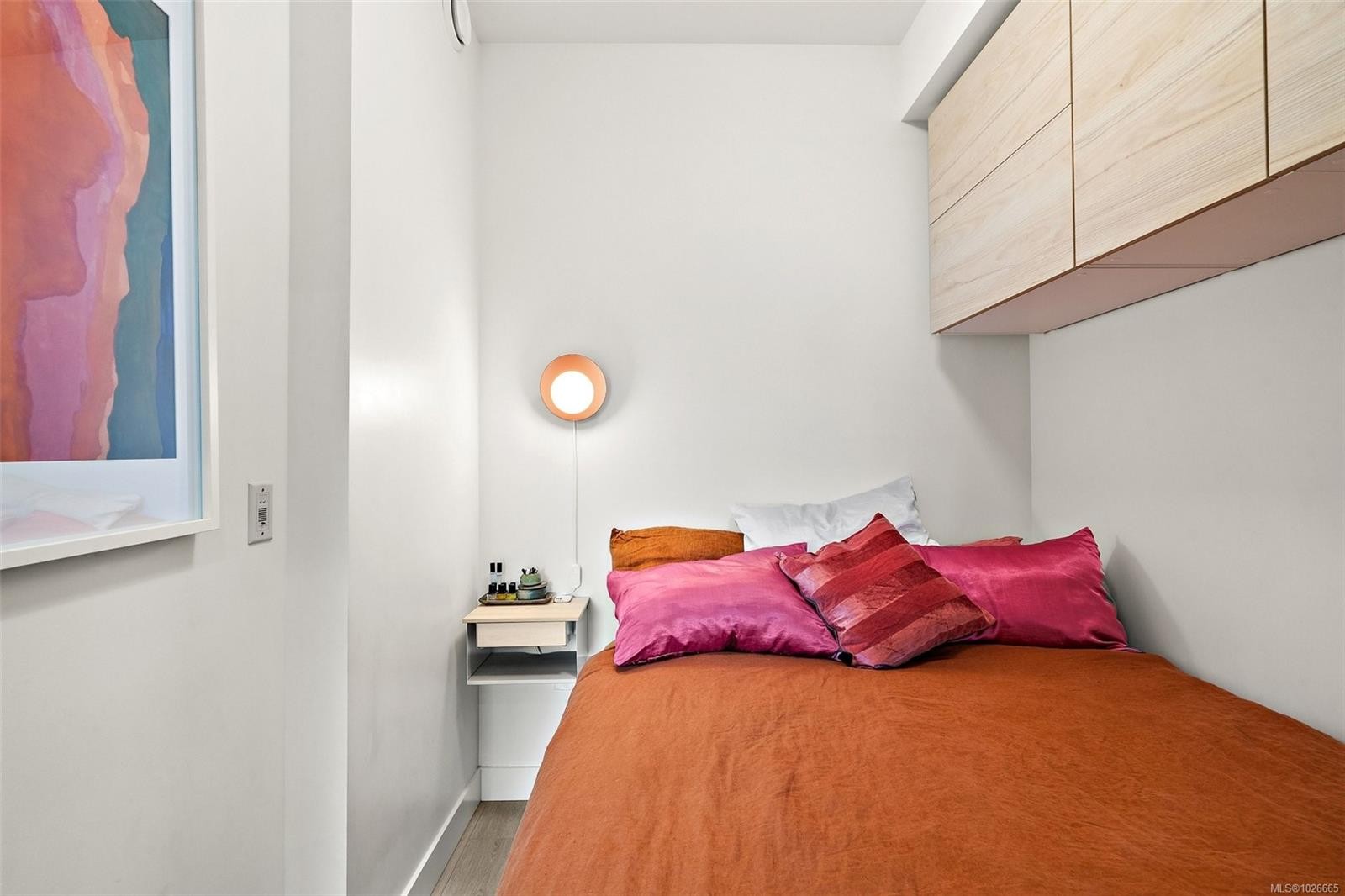 306-1301 Hillside Ave, Victoria, BC - Indoor Photo Showing Bedroom