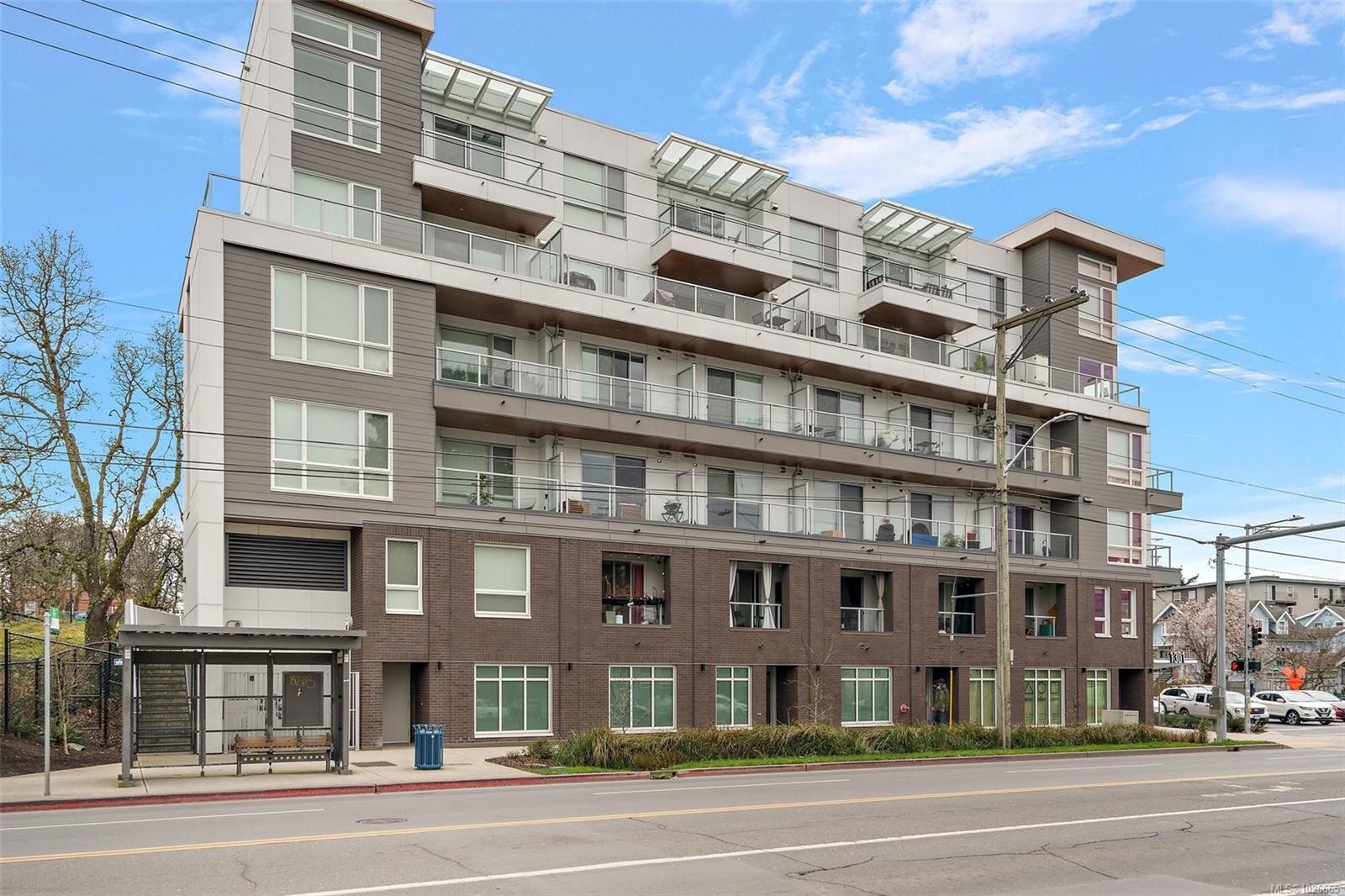306-1301 Hillside Ave, Victoria, BC - Outdoor With Balcony With Facade