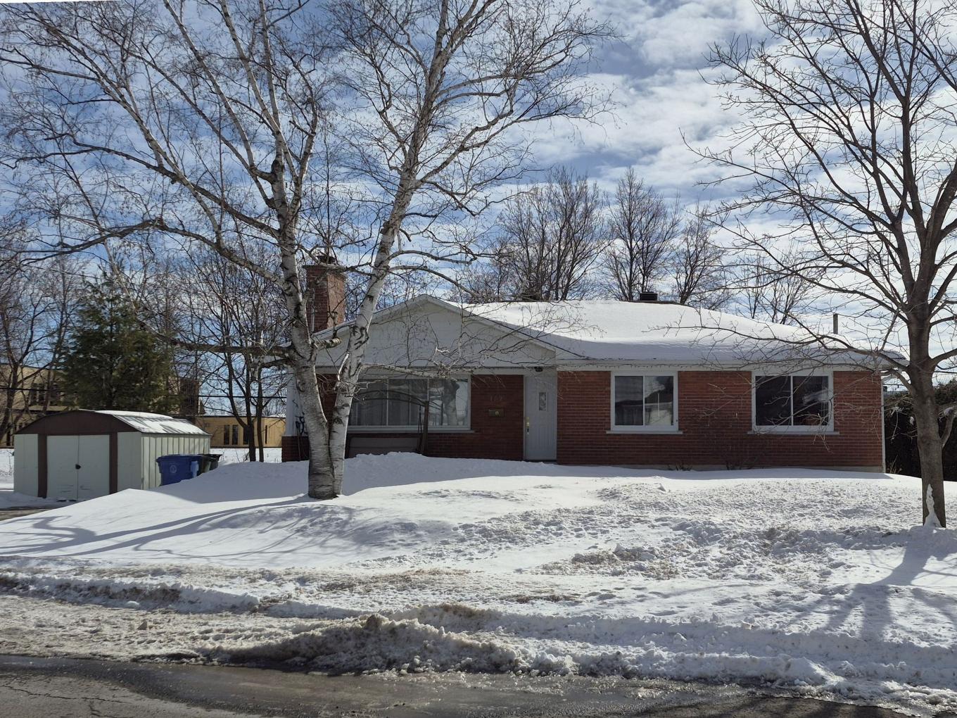 Façade - 182 Av. Duke-Of-Kent, Pointe-Claire, QC - Outdoor