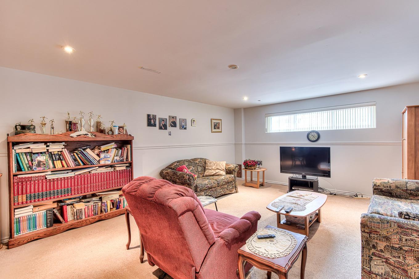 Sous-sol - 798 Place Parkway, Laval (Chomedey), QC - Indoor Photo Showing Living Room