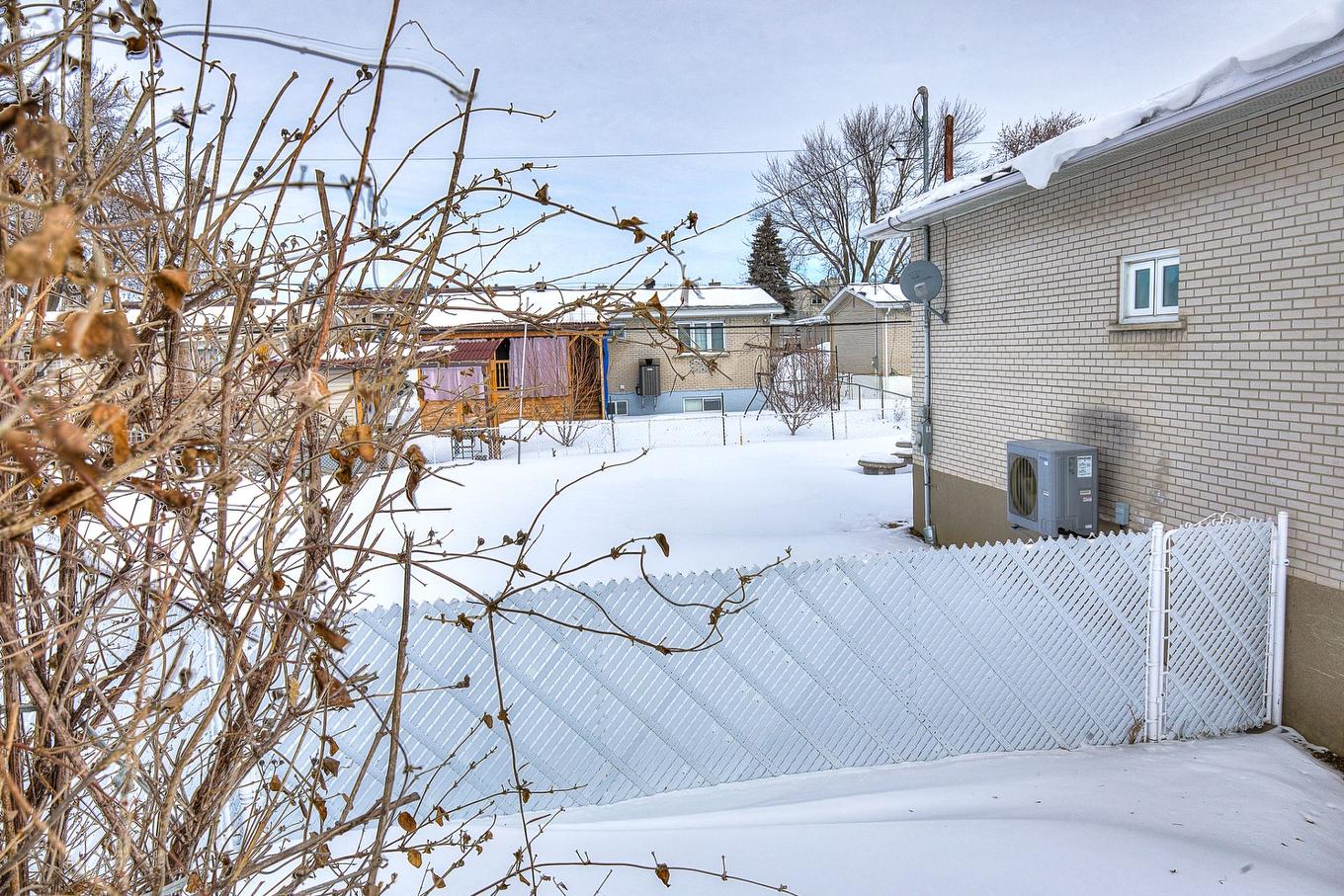 Cour - 798 Place Parkway, Laval (Chomedey), QC - Outdoor