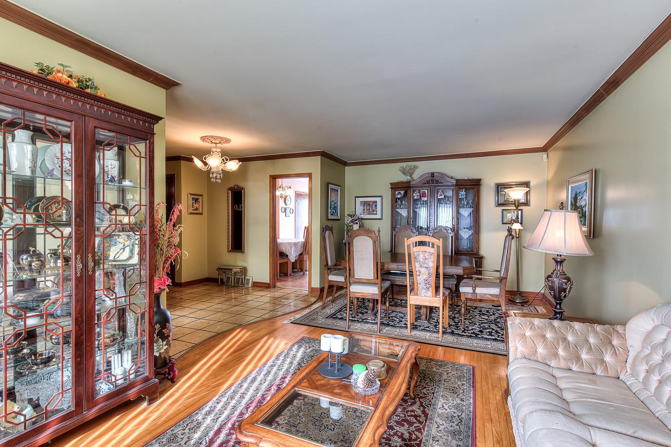 Vue d'ensemble - 798 Place Parkway, Laval (Chomedey), QC - Indoor Photo Showing Living Room