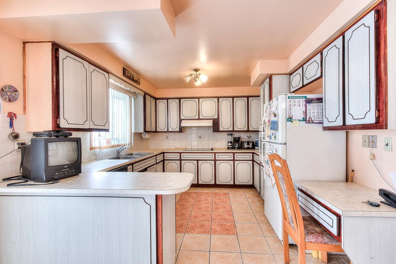 Cuisine - 798 Place Parkway, Laval (Chomedey), QC - Indoor Photo Showing Kitchen With Double Sink