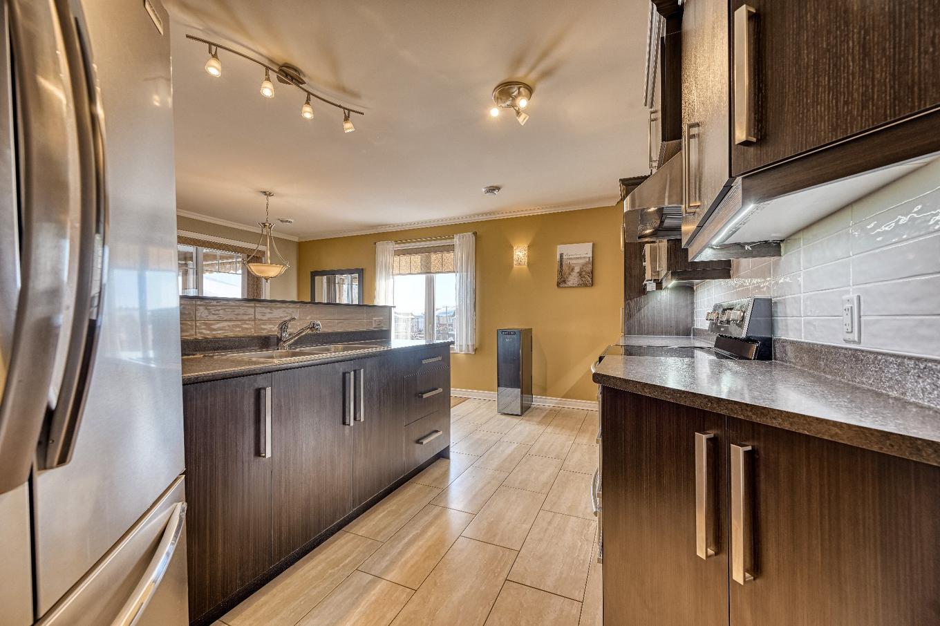 Cuisine - 401-58 Rue Louis-Jolliet, Saint-Jérôme, QC - Indoor Photo Showing Kitchen With Double Sink