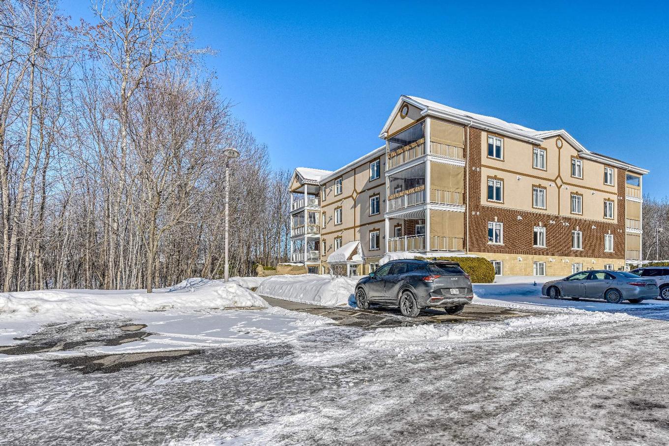 Face arrière - 401-58 Rue Louis-Jolliet, Saint-Jérôme, QC - Outdoor