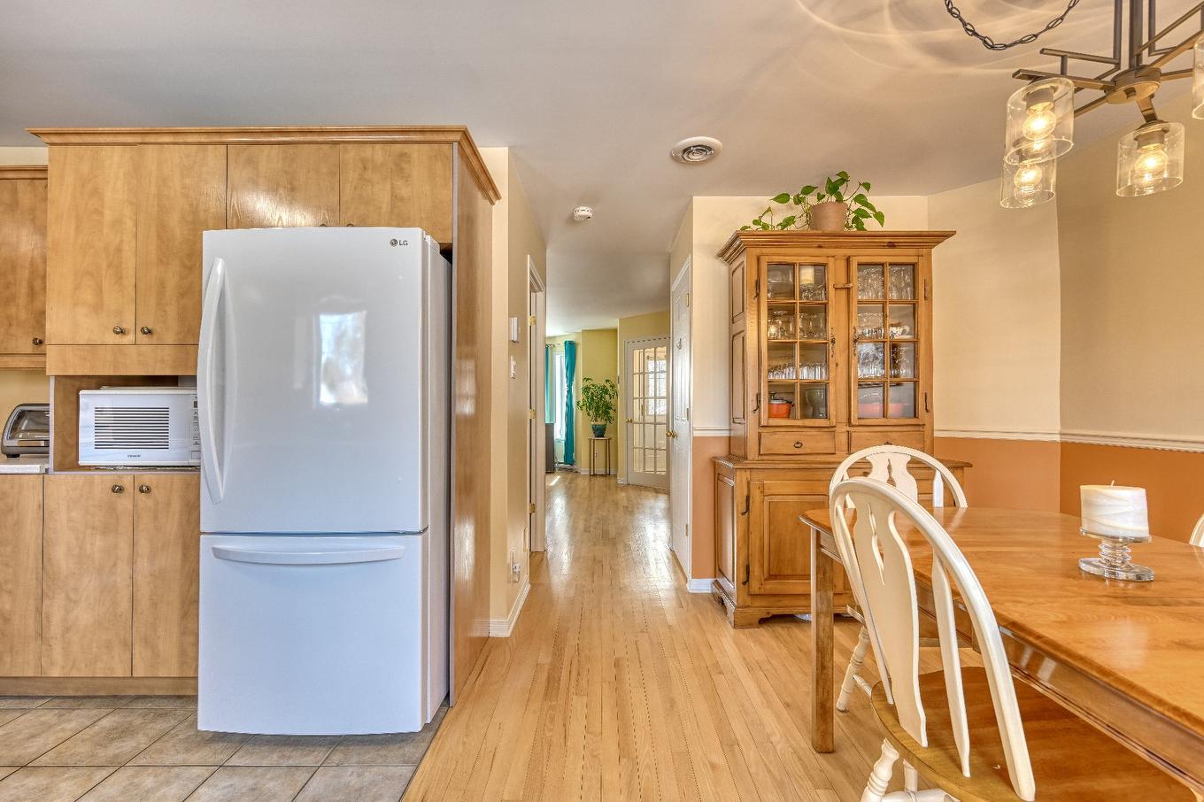 Cuisine - 1428 Rue Jean-Paul-Riopelle, Blainville, QC - Indoor