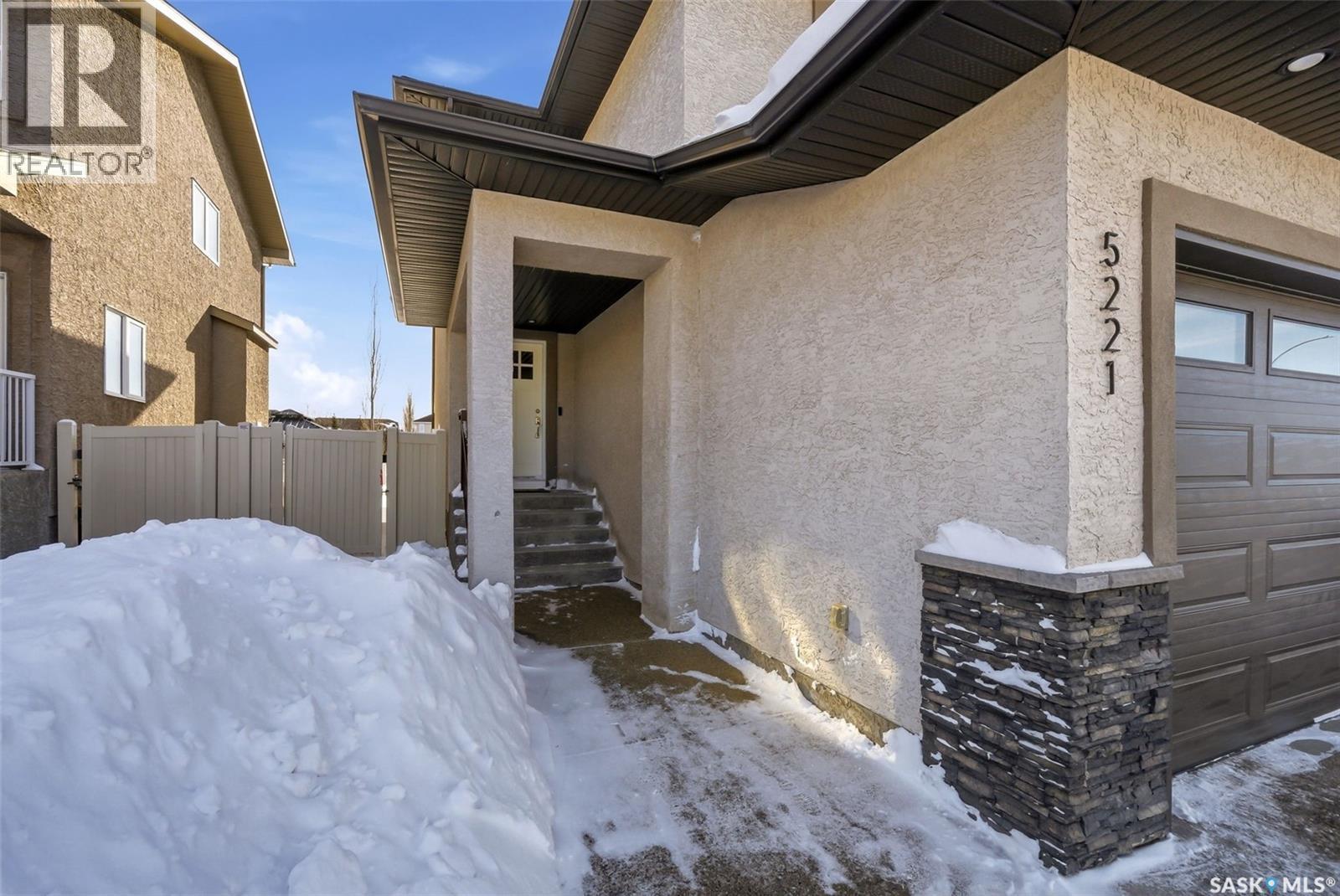 5221 Watson Way, Regina, SK - Outdoor