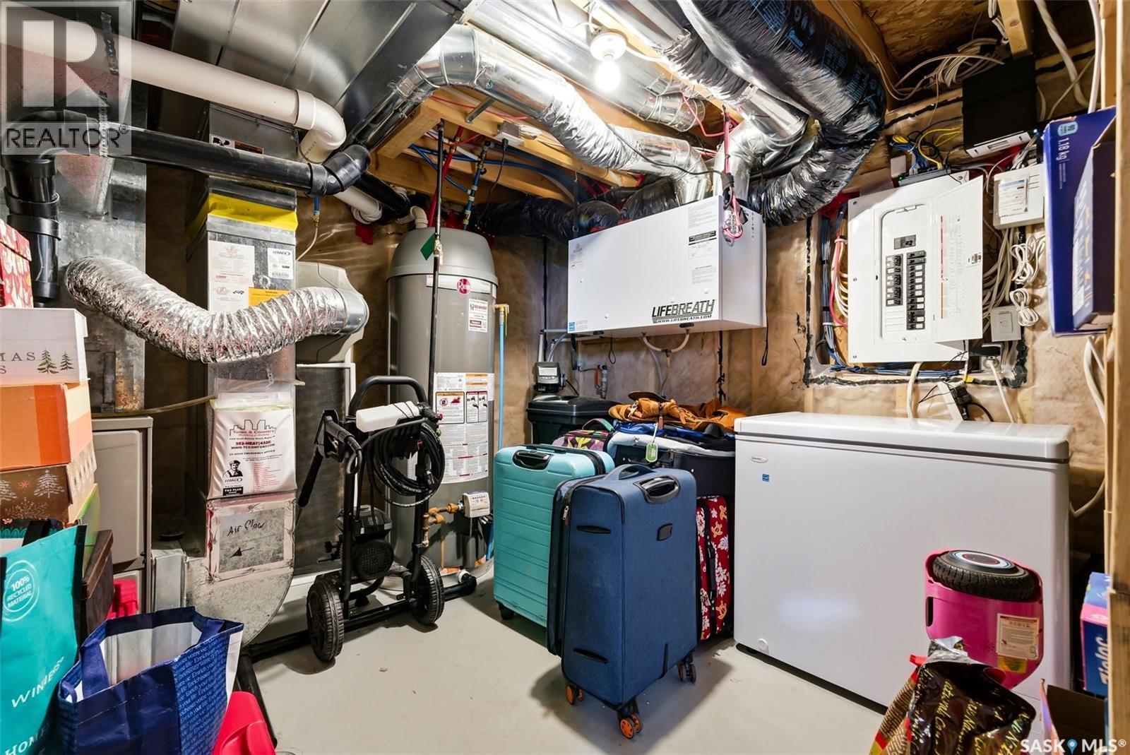 5221 Watson Way, Regina, SK - Indoor Photo Showing Basement