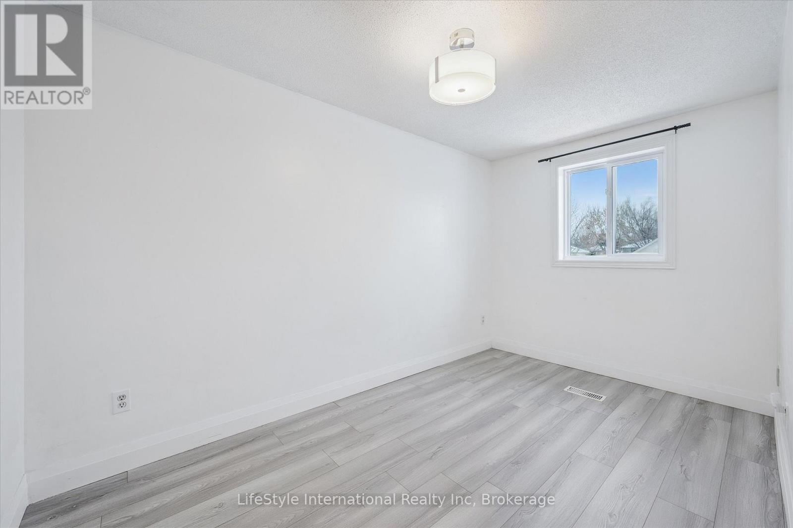 5 Troy Crescent, Guelph (Grange Road), ON - Indoor Photo Showing Other Room