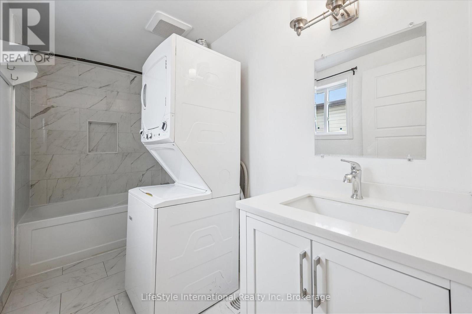 5 Troy Crescent, Guelph (Grange Road), ON - Indoor Photo Showing Laundry Room