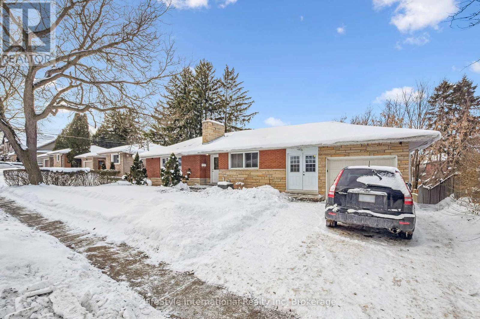 15 Fairview Boulevard, Guelph (Dovercliffe Park/Old University), ON - Outdoor