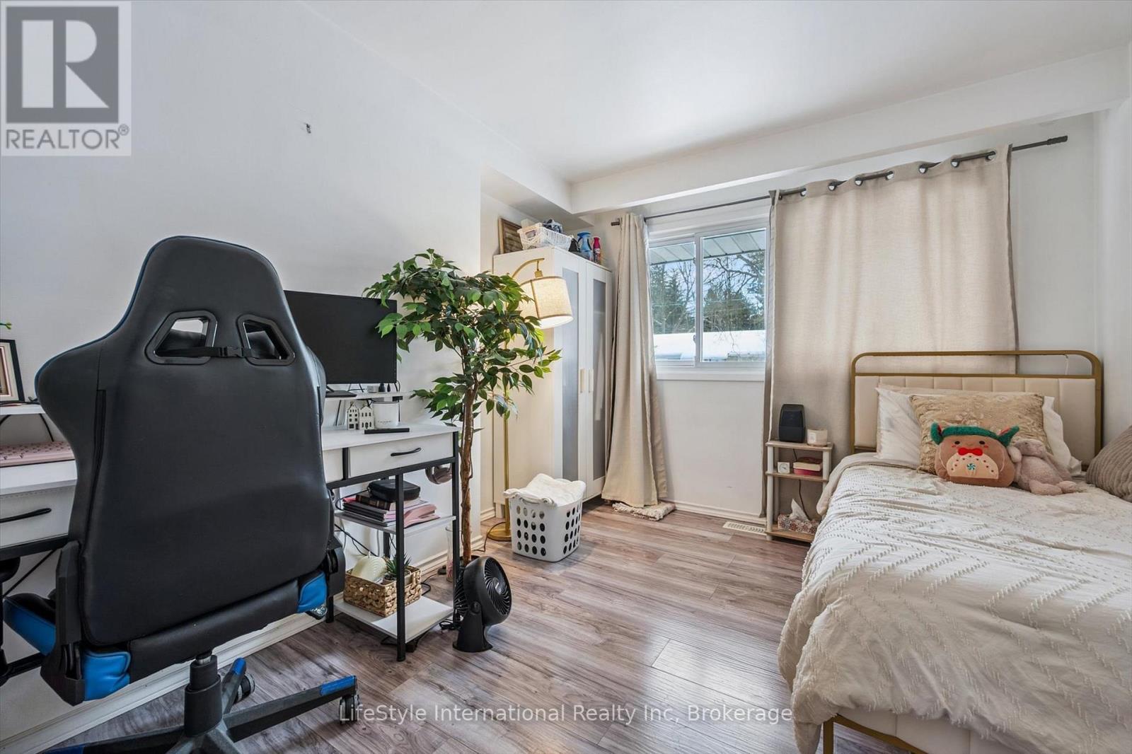 15 Fairview Boulevard, Guelph (Dovercliffe Park/Old University), ON - Indoor Photo Showing Bedroom